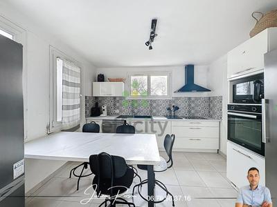 Maison - 112 m² - 6 pièces