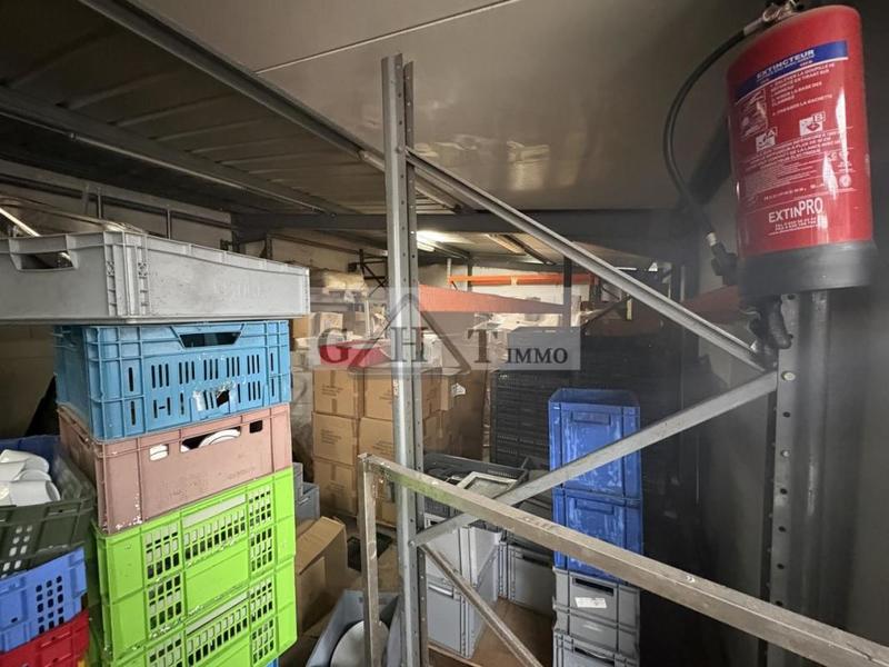 Entrepôt - 380 m²