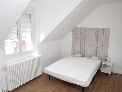 Maison - 12 m² - 6 pièces