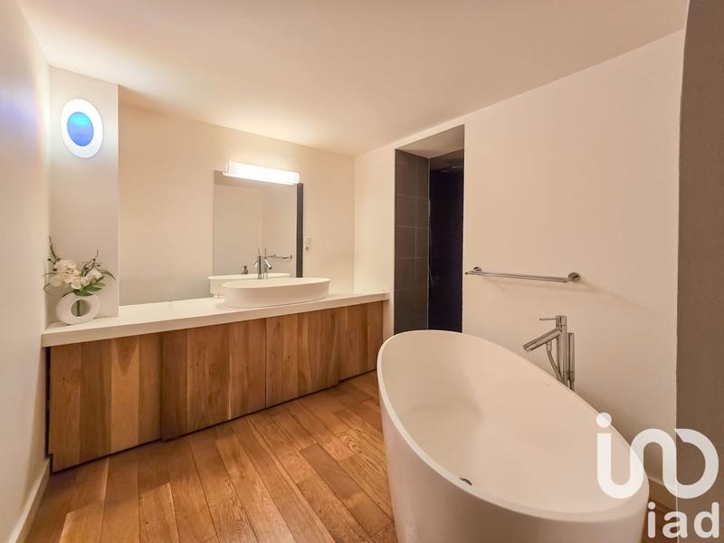 Appartement - 209 m² - 6 pièces