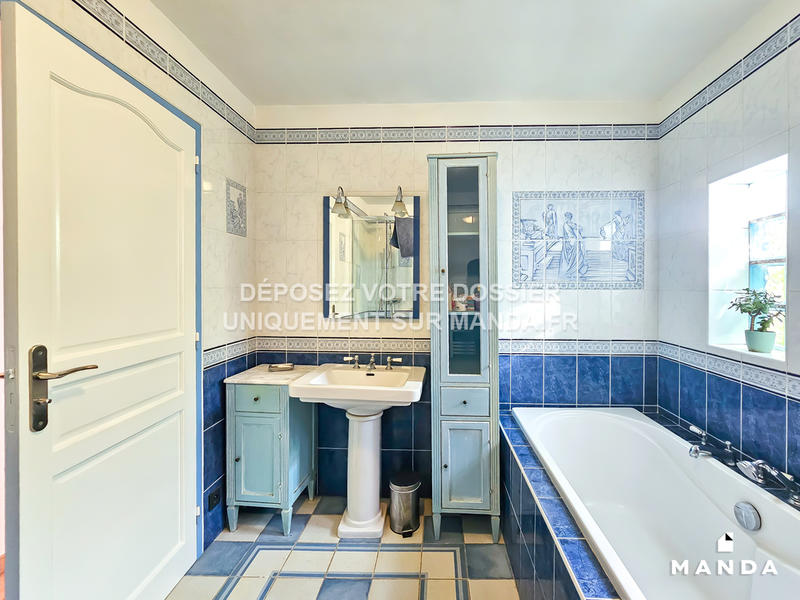 Chambre - 9 m² - 5 pièces