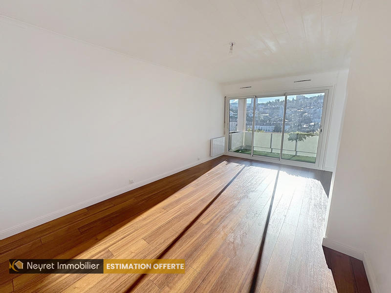 Appartement - 82 m² - 4 pièces