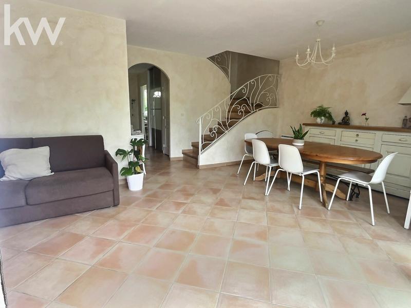 Maison - 111 m² - 4 pièces