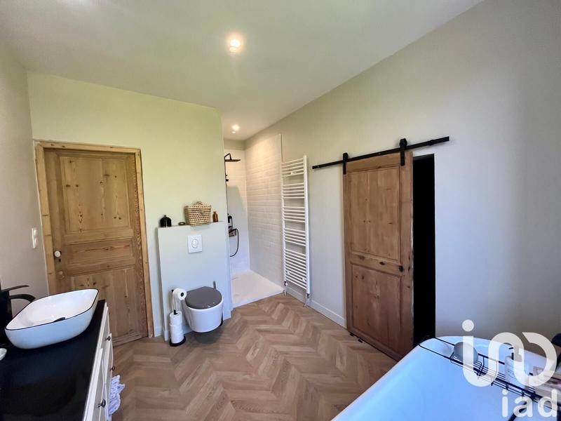 Maison - 212 m² - 7 pièces