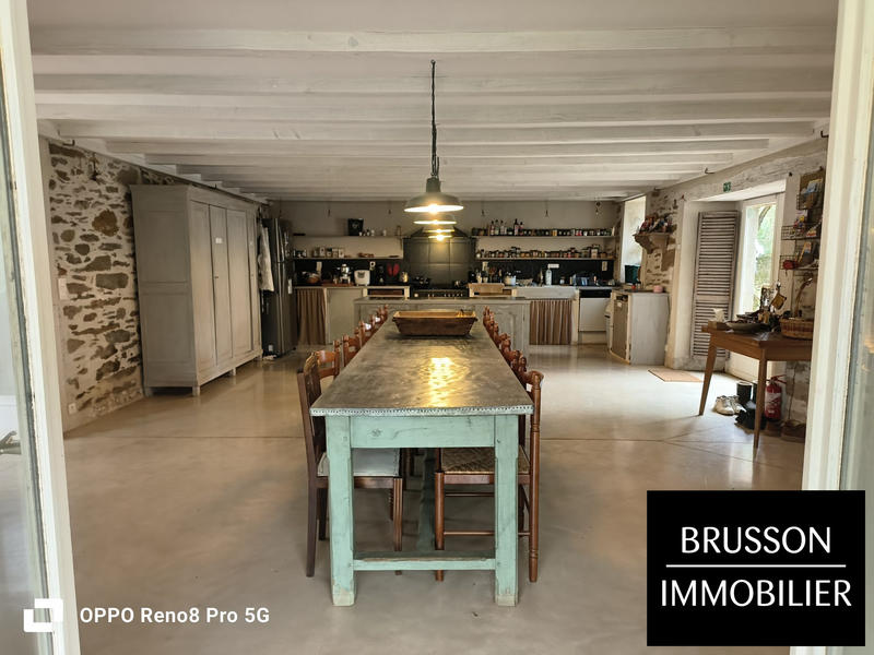 Maison - 440 m² - 8 pièces