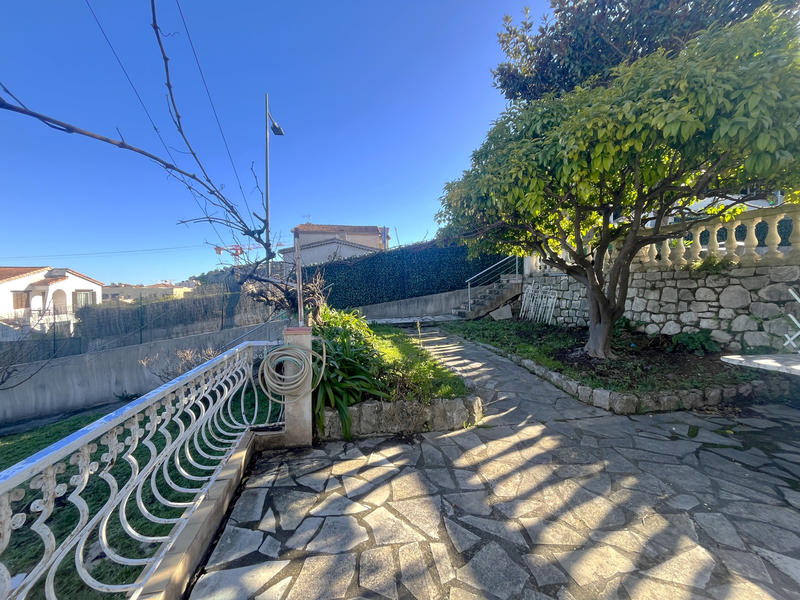 Maison - 195 m² - 7 pièces