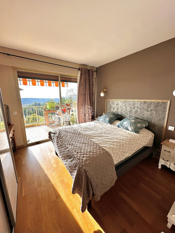 Appartement - 92 m² - 4 pièces