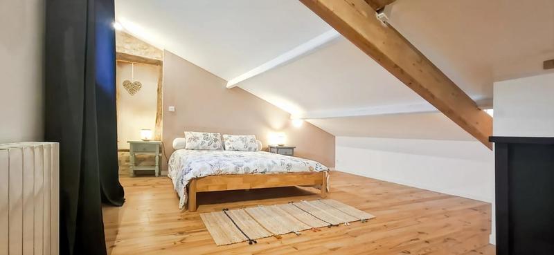 Maison en pierre - 213 m² - 4 pièces