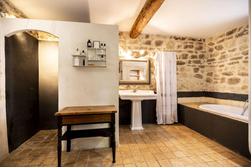 Propriété - 590 m² - 20 pièces