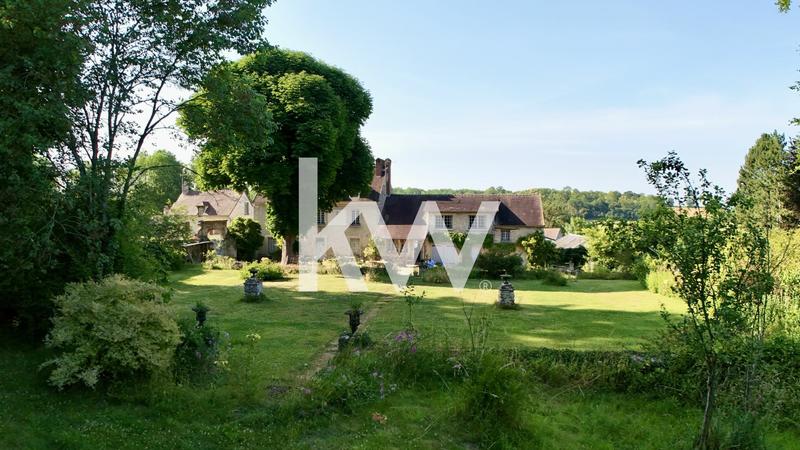 Maison - 296 m² - 18 pièces