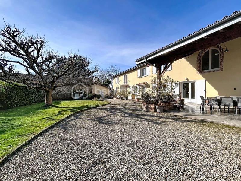 Corps de ferme - 300 m² - 8 pièces