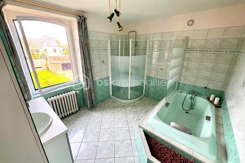 Demeure - 273 m² - 7 pièces