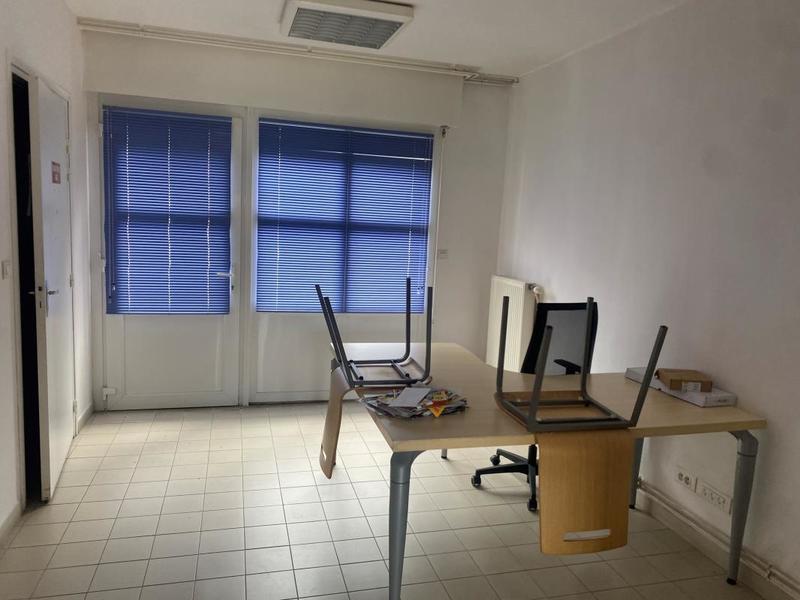 Bureau - 87 m² - 5 pièces