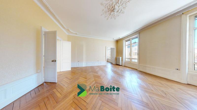 Bureau - 595 m² - 2 pièces