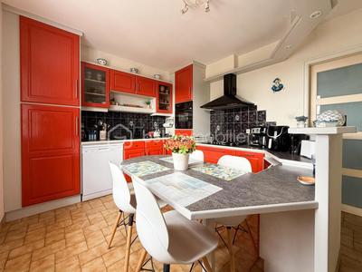 Maison - 140 m² - 6 pièces