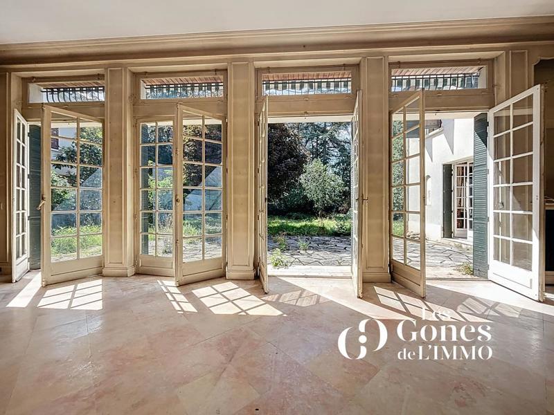 Maison - 246 m² - 6 pièces