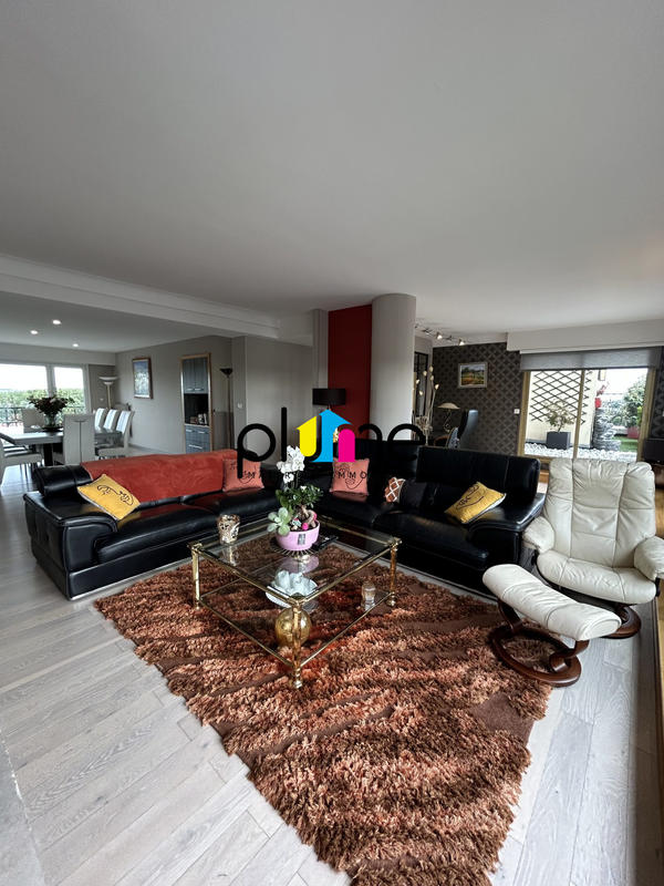 Appartement - 200 m² - 4 pièces