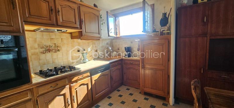 Maison - 235 m² - 5 pièces