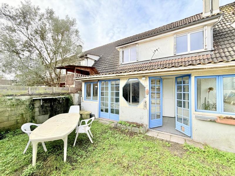 Maison - 94 m² - 5 pièces