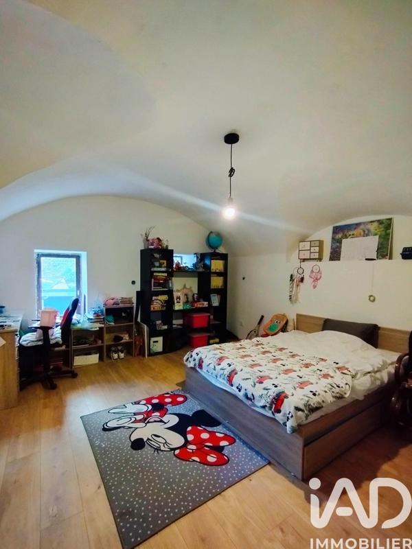 Maison - 285 m² - 5 pièces