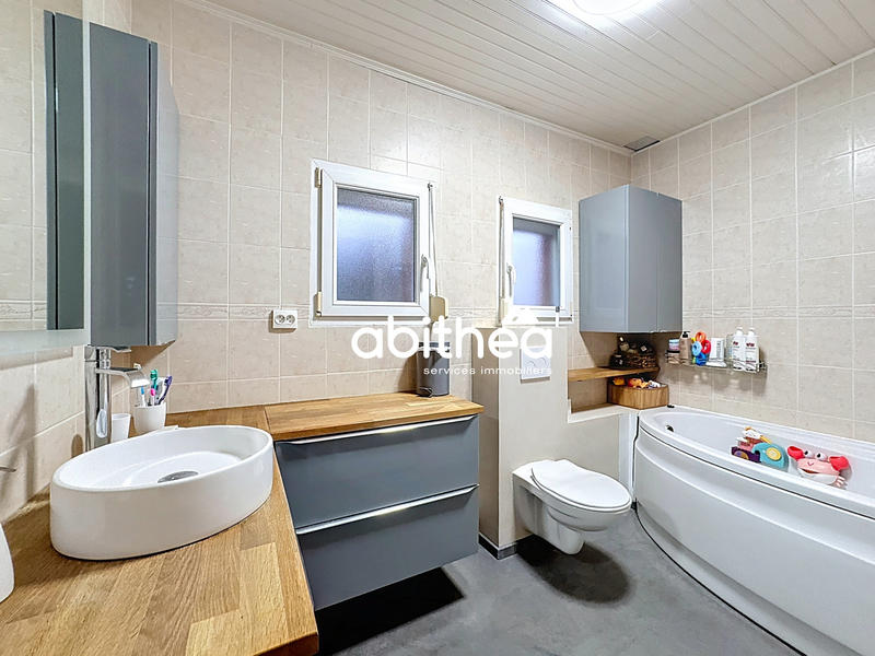 Maison - 103 m² - 5 pièces