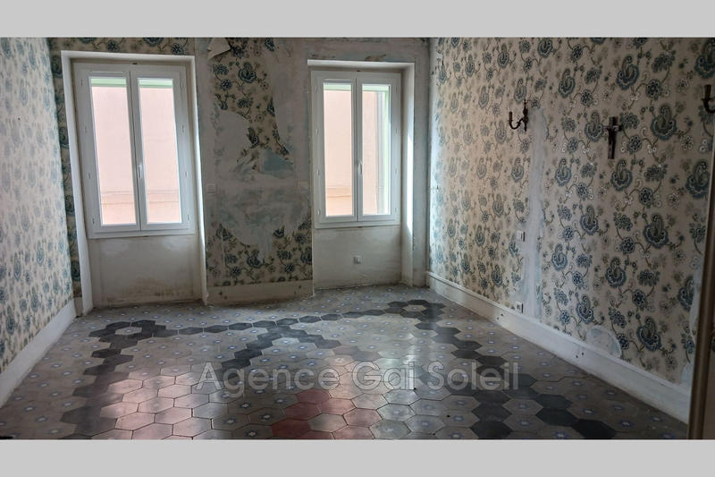 Maison - 290 m² - 6 pièces