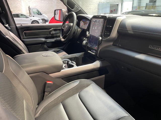 Dodge Ram 1500 Crew Cab 3.0 V6 EcoDiesel Laramie Night Edition