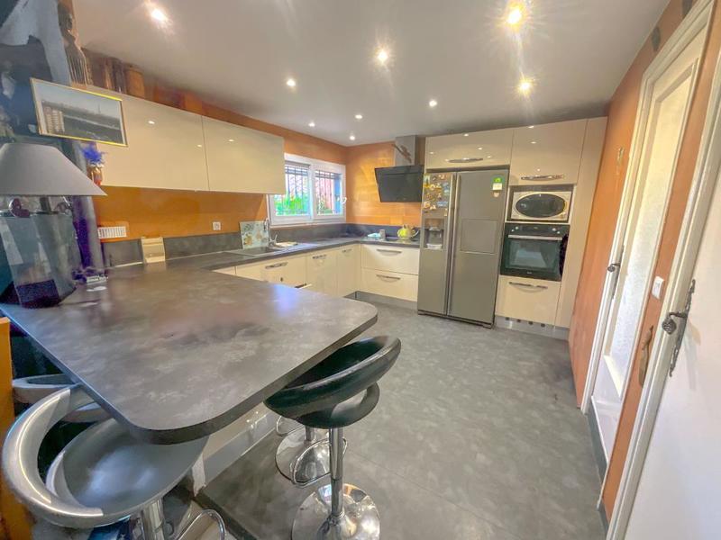 Maison - 136 m² - 5 pièces