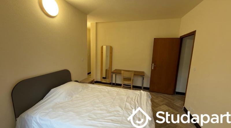 Chambre - 15 m² - 1 pièce