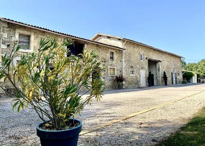 Maison - 240 m² - 6 pièces