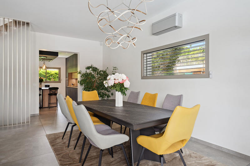 Maison - 270 m² - 7 pièces