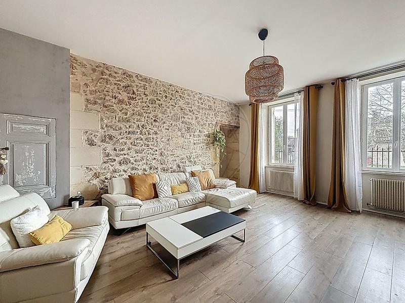 Maison - 224 m² - 7 pièces