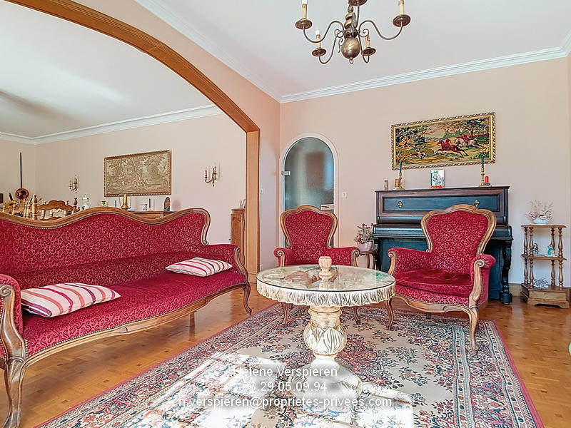 Maison - 217 m² - 10 pièces