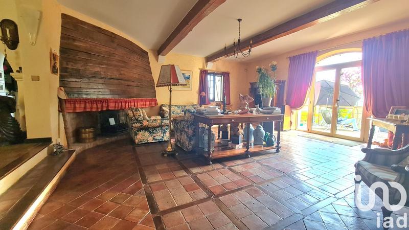 Maison - 219 m² - 5 pièces