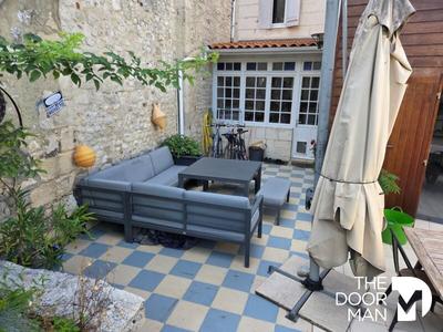 Maison de ville - 236 m² - 11 pièces