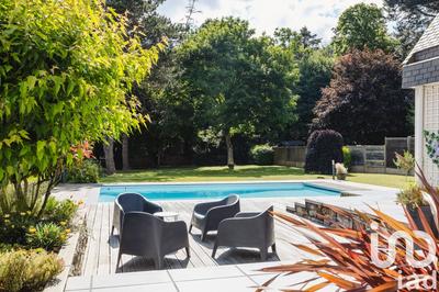 Maison - 210 m² - 8 pièces