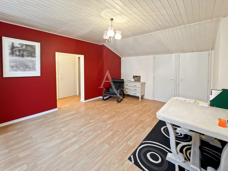 Appartement - 134 m² - 6 pièces