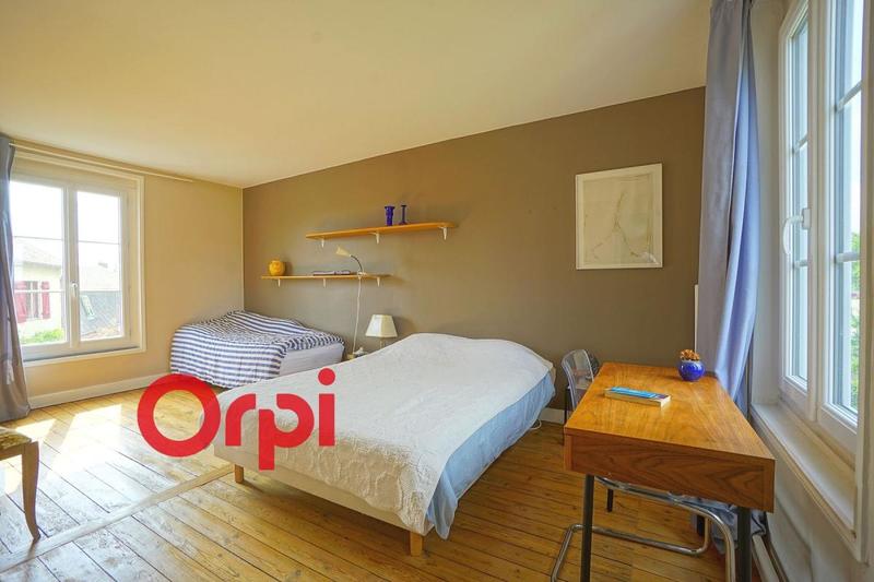 Maison - 300 m² - 8 pièces