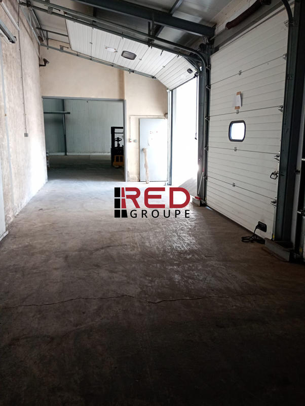 Entrepôt - 3 225 m²