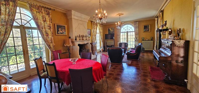 Maison - 322 m² - 9 pièces