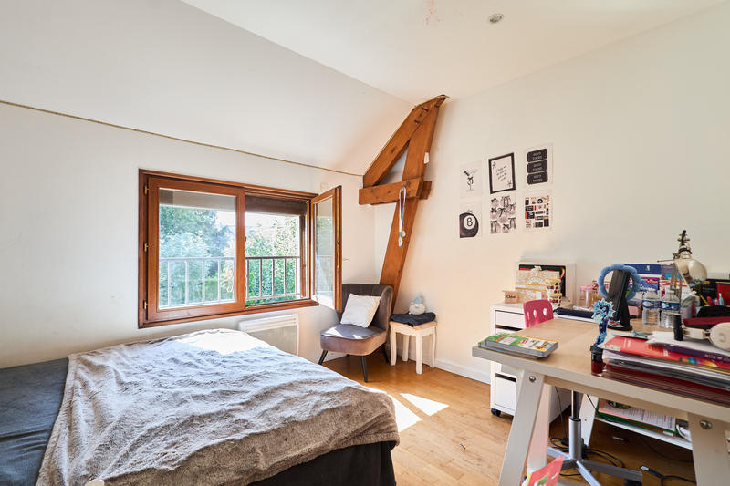 Maison - 237 m² - 9 pièces