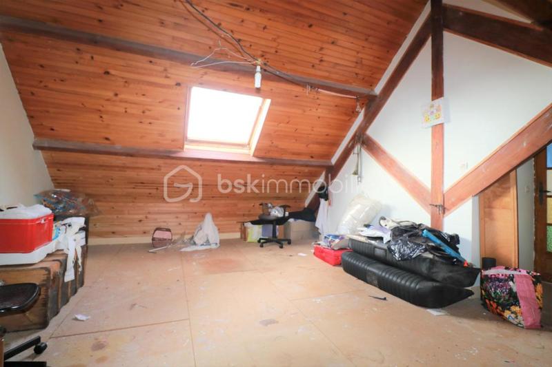 Maison - 230 m² - 7 pièces