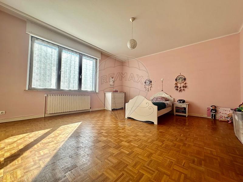 Maison - 207 m² - 7 pièces