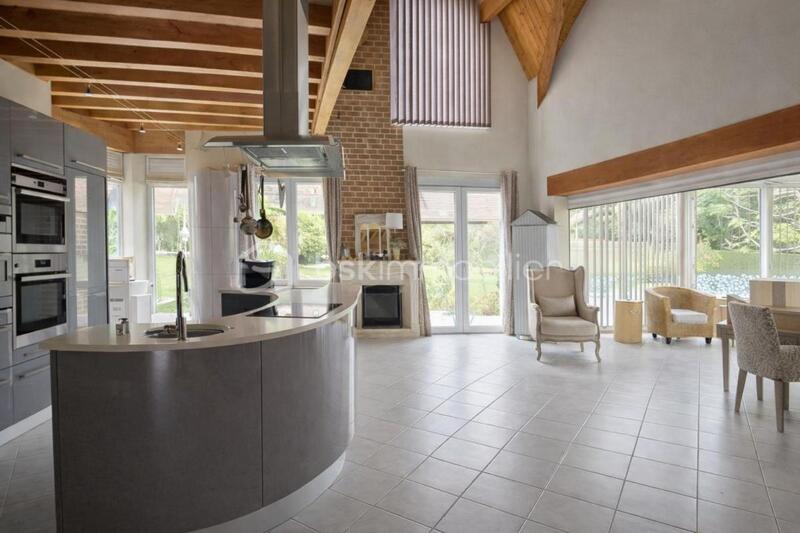 Maison d'architecte - 221 m² - 4 pièces