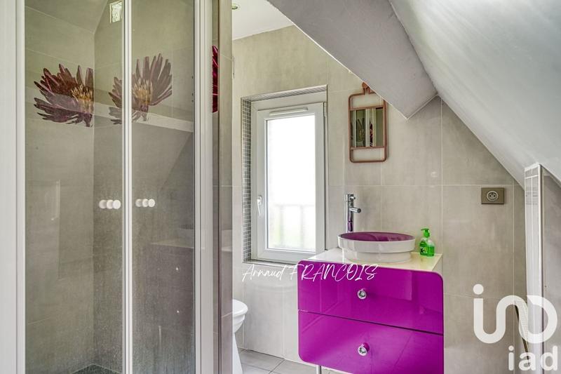 Maison - 184 m² - 9 pièces