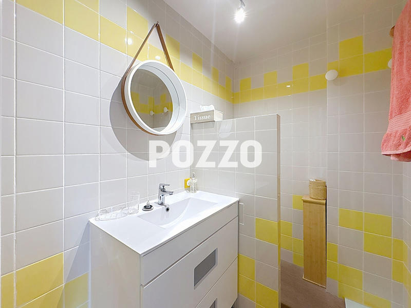 Maison - 220 m² - 8 pièces