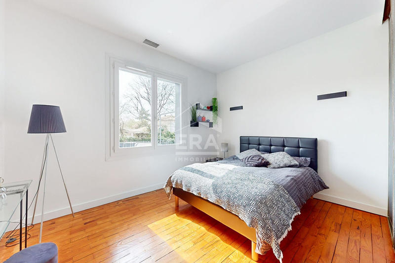 Maison - 222 m² - 10 pièces