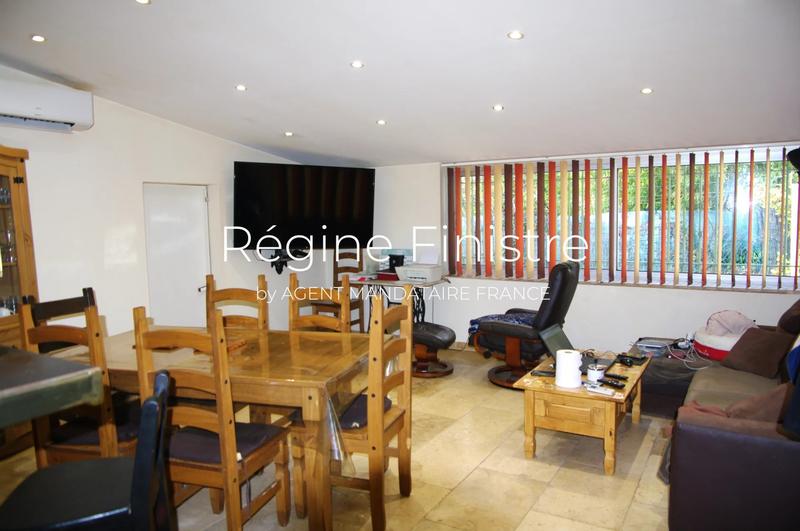 Maison - 205 m² - 7 pièces