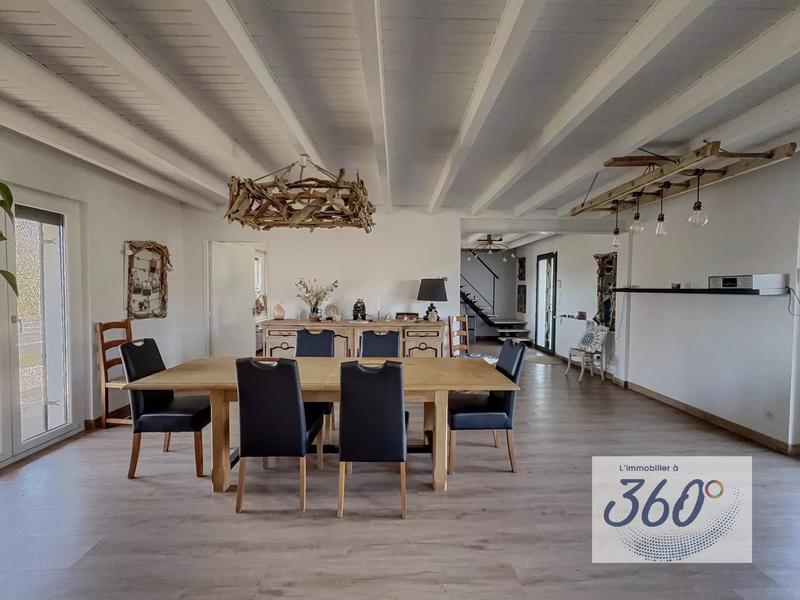 Maison - 192 m² - 7 pièces
