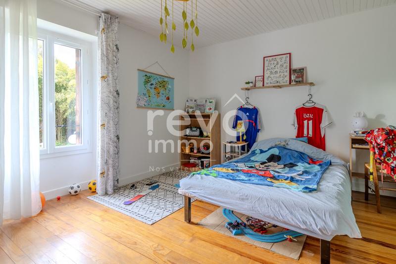 Maison - 215 m² - 6 pièces